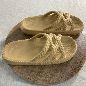 WELLTREE CLOUD SOFT WOMEN’S SLIDES SANDALS COLOR: KHAKI FOR INDOOR AND OUTDOOR